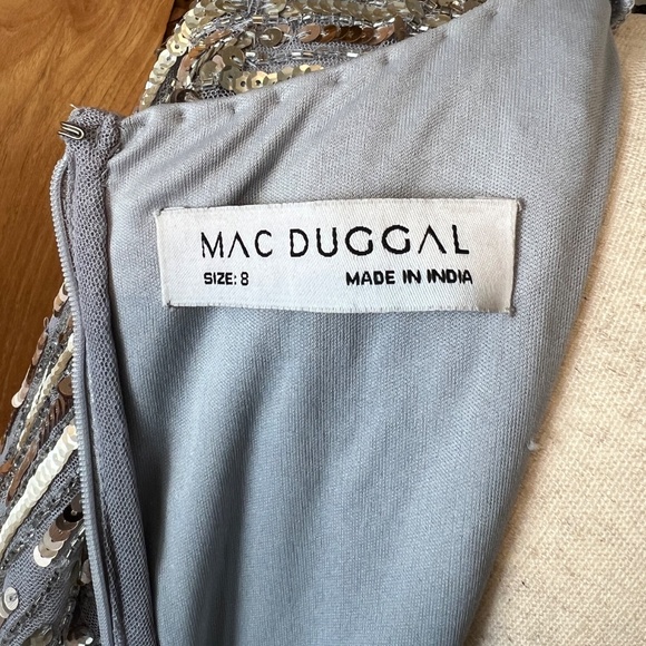 NWT Mac Duggal 5538 Silver Embellished [8] V Neck Butterfly Sleeve Column Gown - Picture 10 of 12